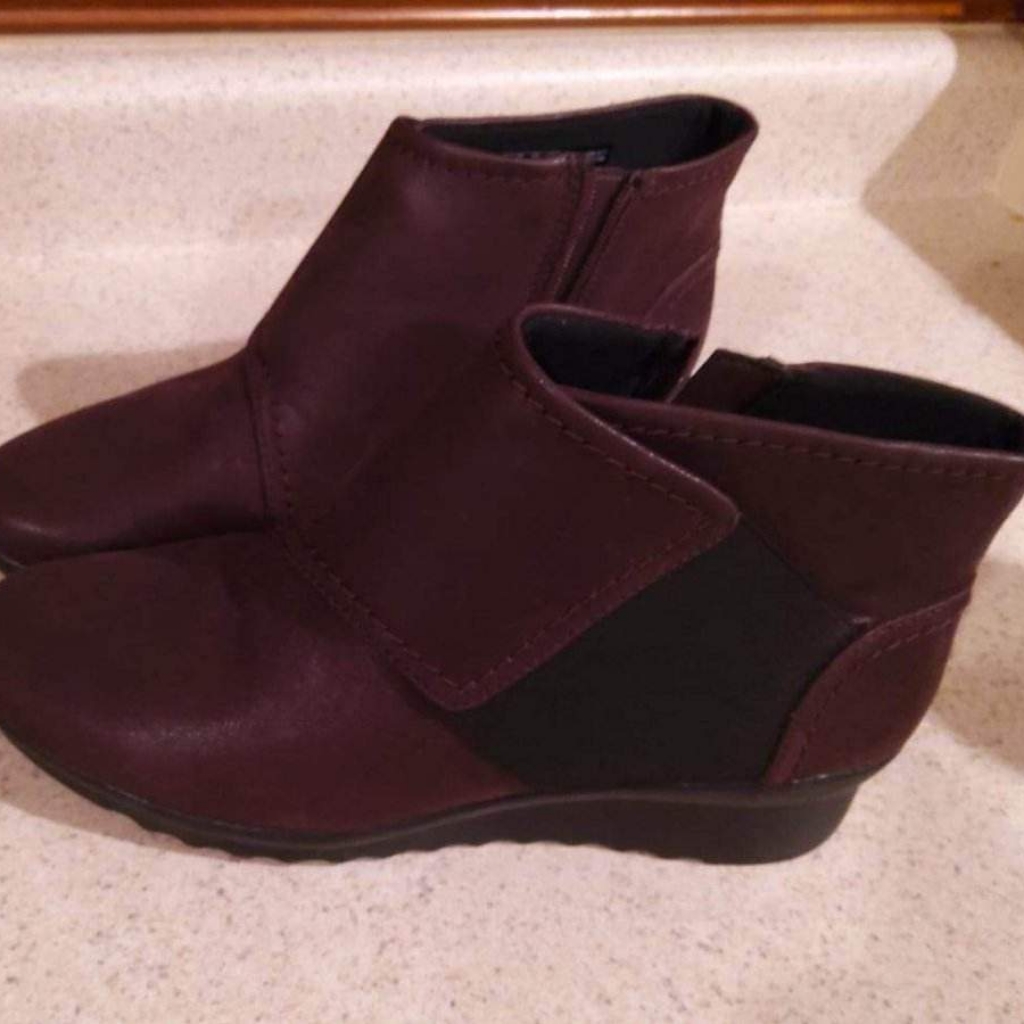 Clarks, Practically New